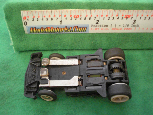 Bottom view of Matchbox RPS B HO Slotless Car Chassis