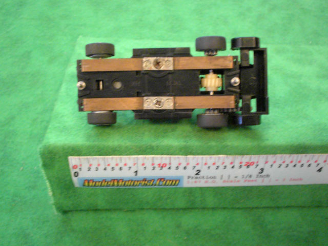 Bottom view of Tyco US1 Electric Trucking HO Wrecker Truck Chassis