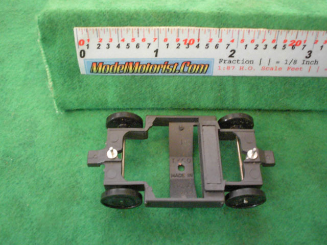 Bottom view of Tyco Turbo Train HO Dummy Car Chassis